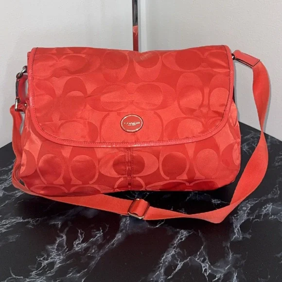 Coach Large Handbag Nylon Red Shoulder Messenger Crossbody Bag AUTHENTIC - Picture 6 of 12